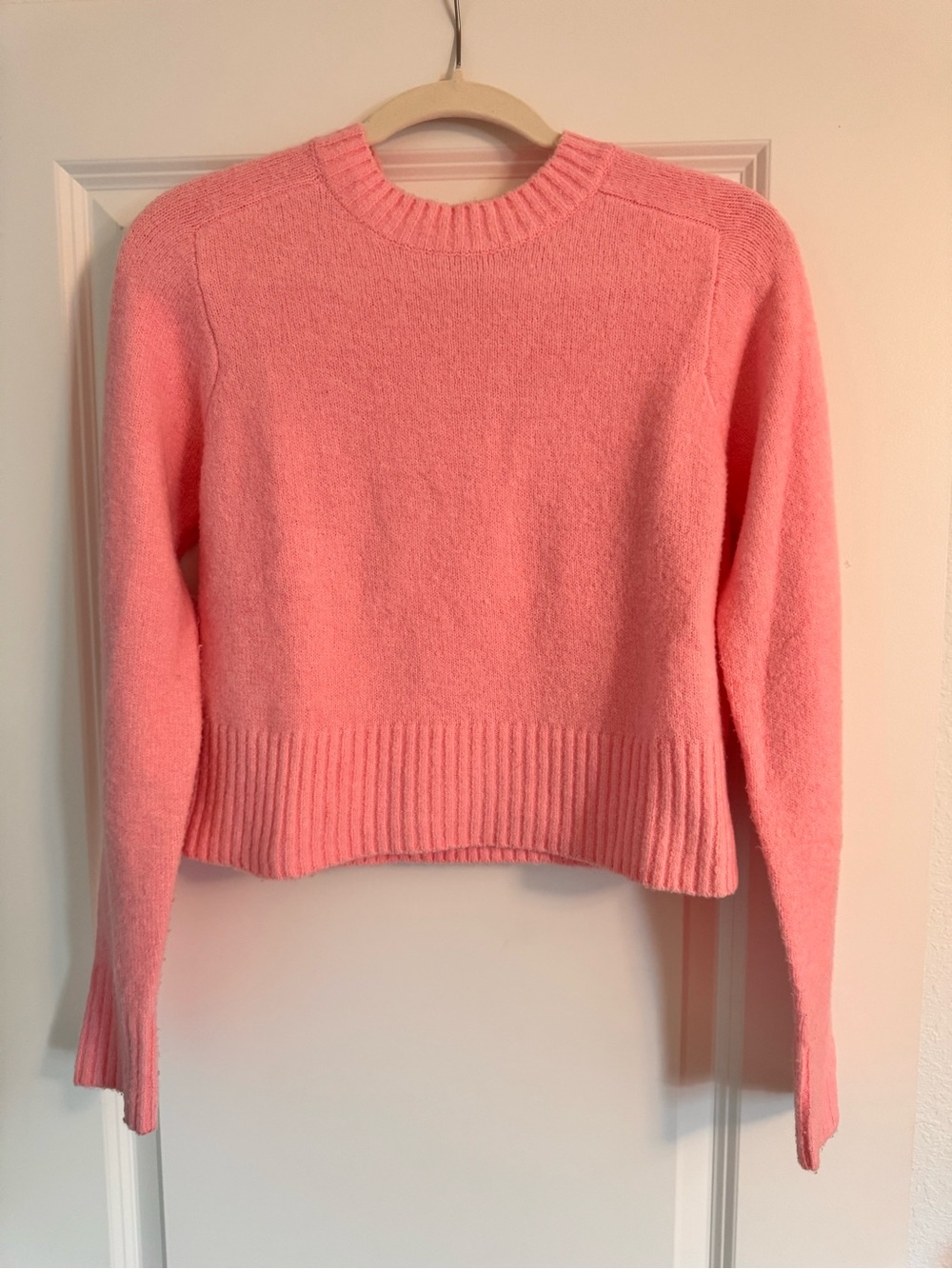 Universal Thread Coral Pink Crewneck Sweater
